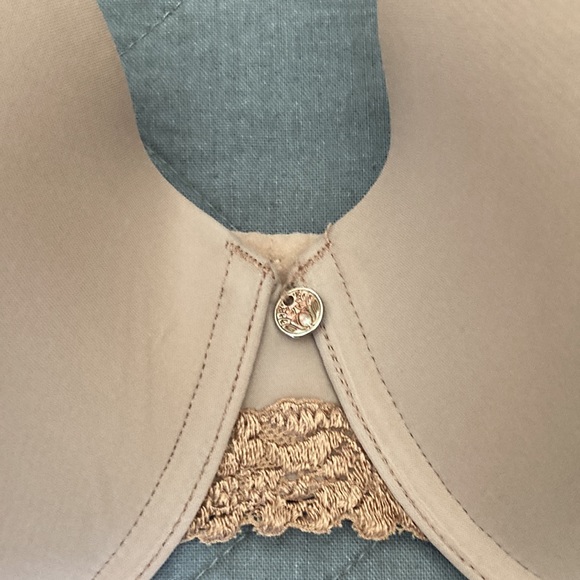 Flesh Color Natori 38 DD Bra in like new condition - Picture 3 of 5